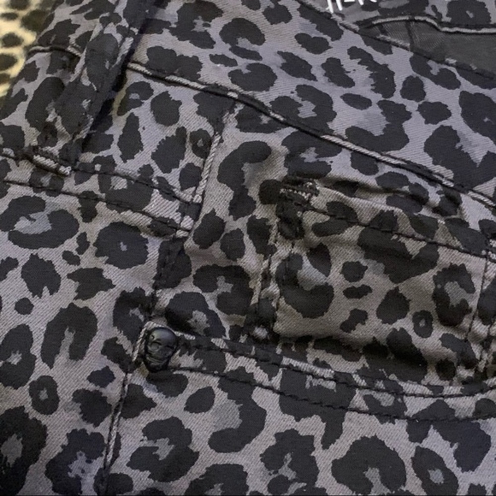 Leopard High Rise Skinny Jeans - Picture 4 of 4
